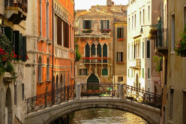 venice-canal-architecture