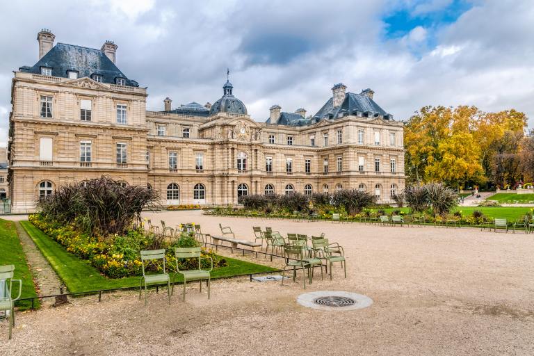 palace and jardin du luxembourg paris