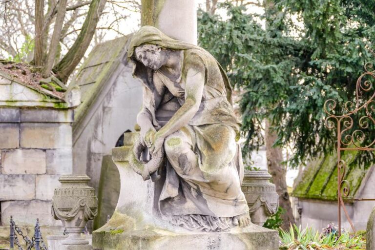 Visiting Pere Lachaise Cemetery in Paris