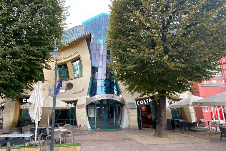 crooked house sopot