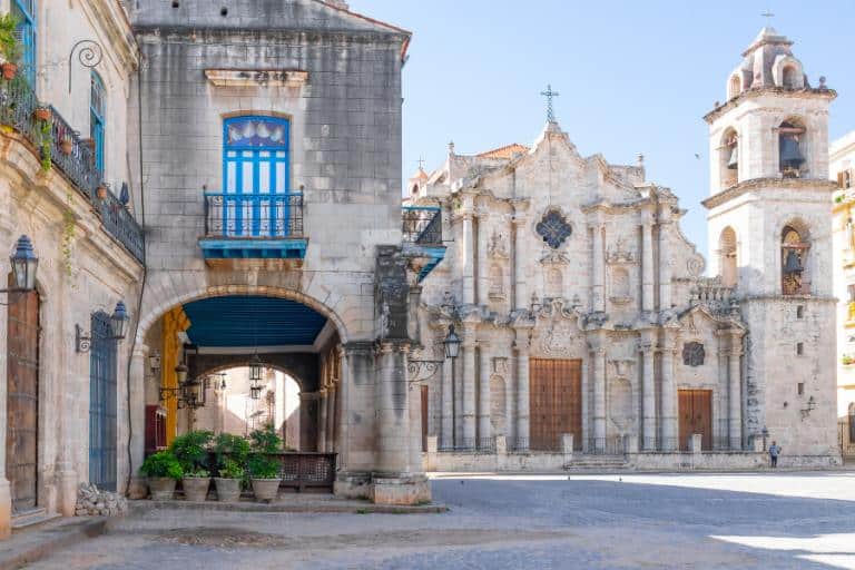 havana-cathedral-square