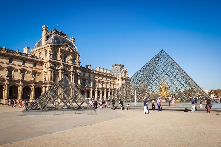 louvre courtyard pyramid