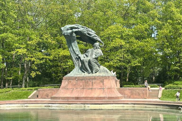 Chopin statue in Łazienki park