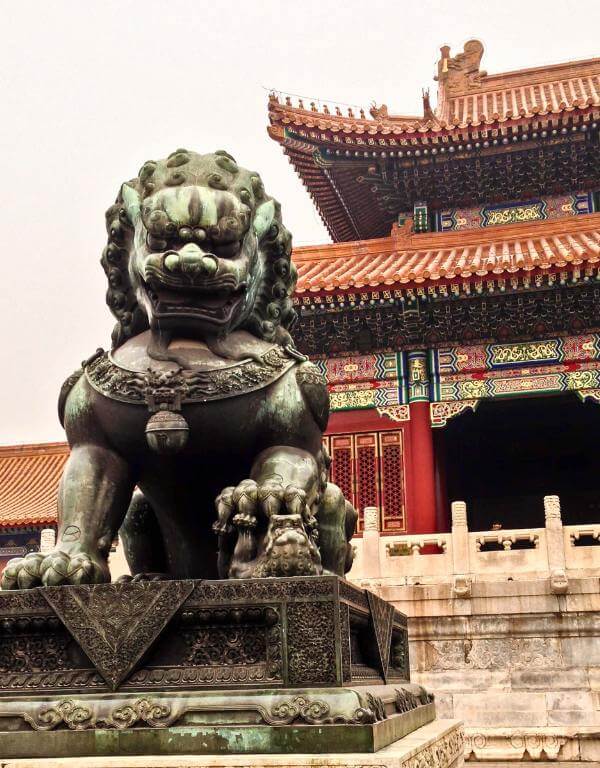 lion statue in bronze